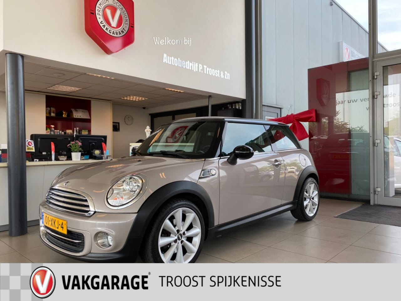 MINI Cooper - Mini 1.6 Chili,Automaat,Climate&Cruisecontrol,Halfleder&Stoelverwarming,Achteruitrijsensor - AutoWereld.nl