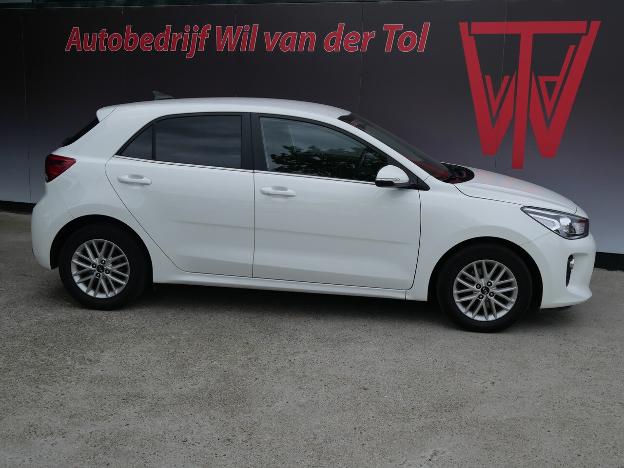 Kia Rio - 1.0 T-GDI DYNAMIC LINE | CRUISE | CAMERA | NAVIGATIE | CARPLAY | ALL-IN!! - AutoWereld.nl