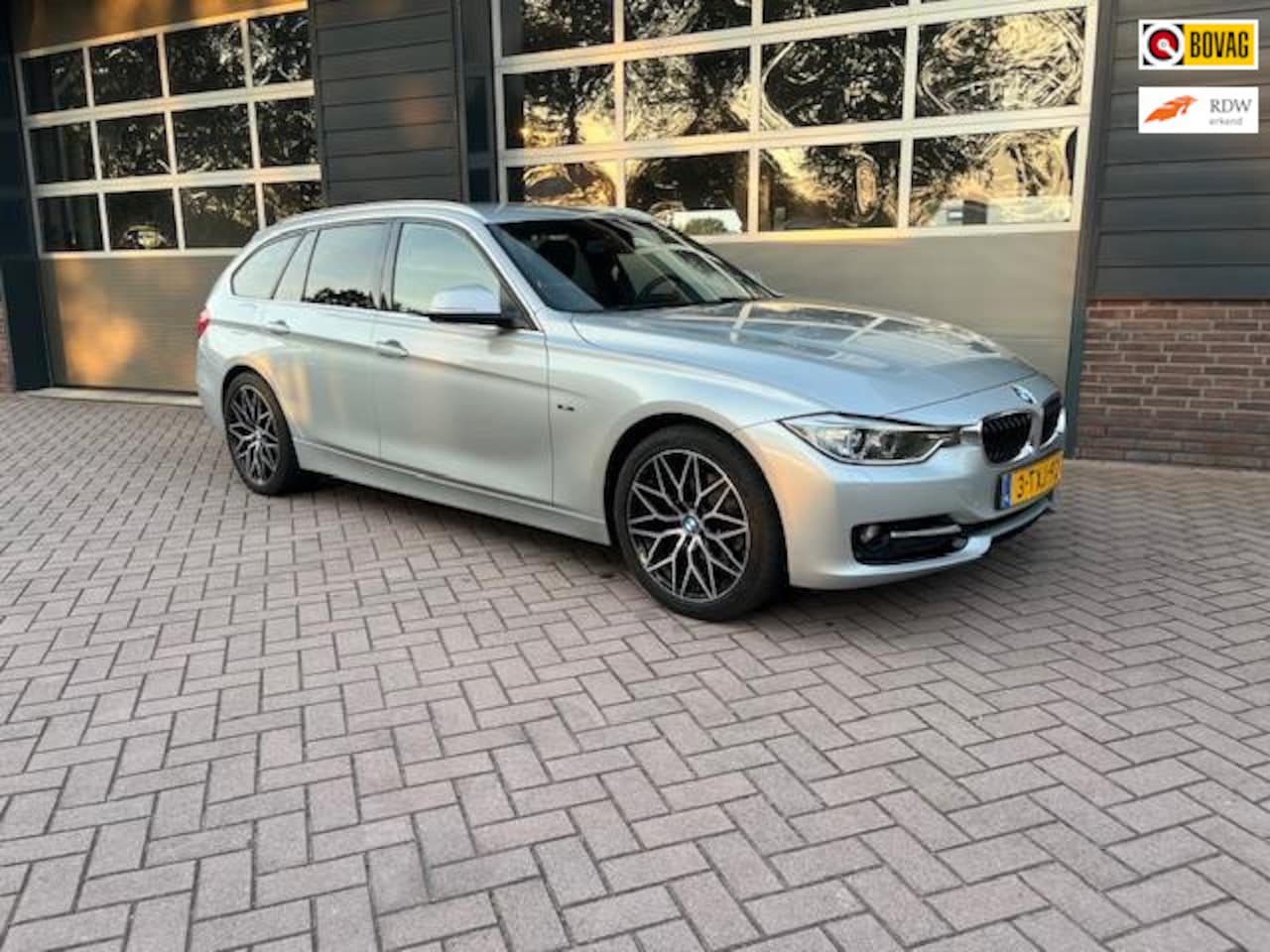 BMW 3-serie Touring - 316i Sport High Executive - AutoWereld.nl