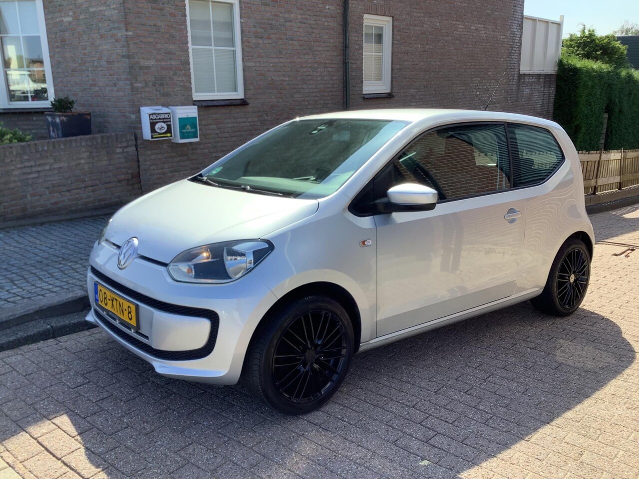 Volkswagen Up! - 1.0 move up! BlueMotion airco - AutoWereld.nl