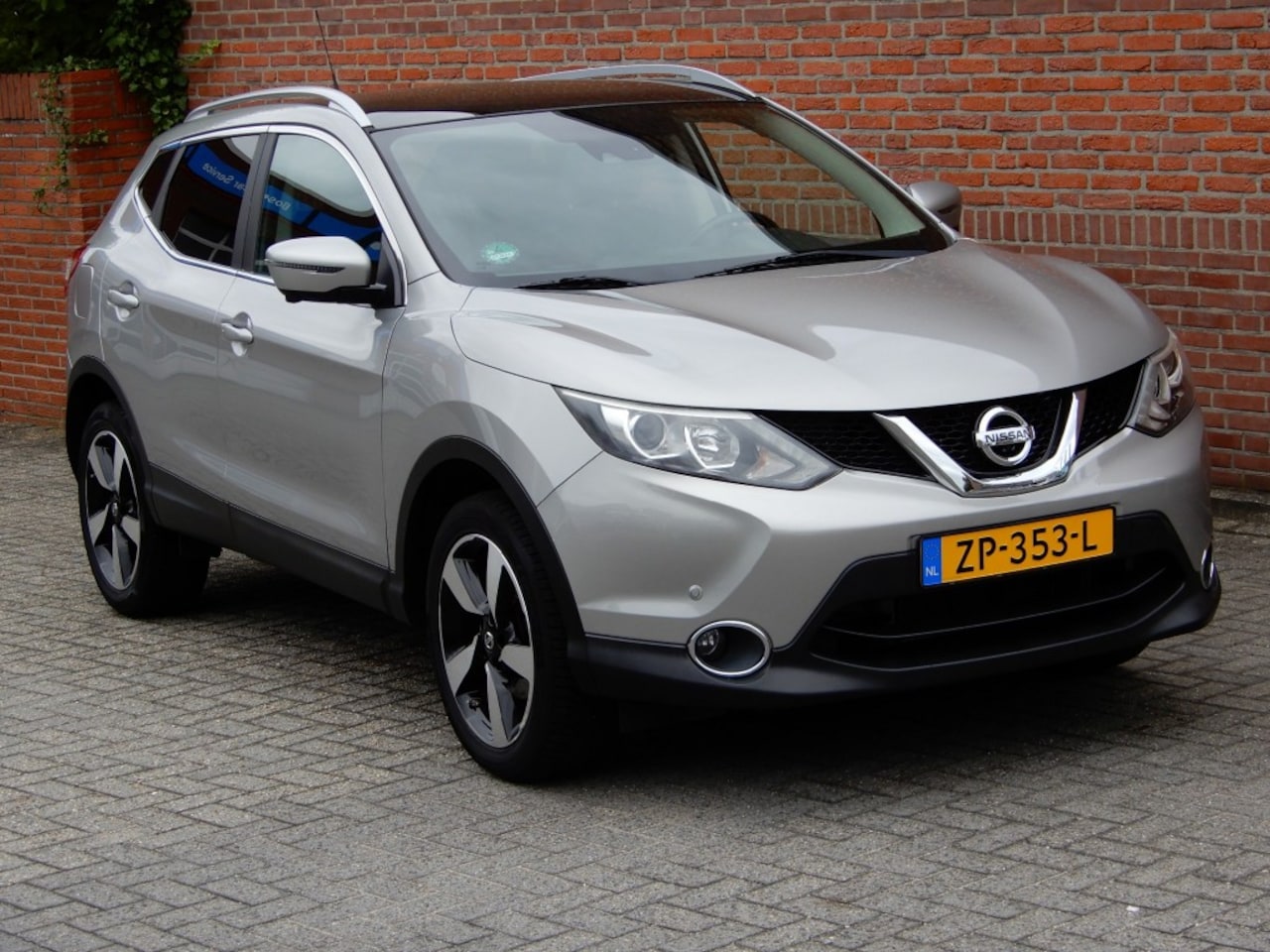 Nissan Qashqai - 1.2  TEKNA  Panoramadak - AutoWereld.nl