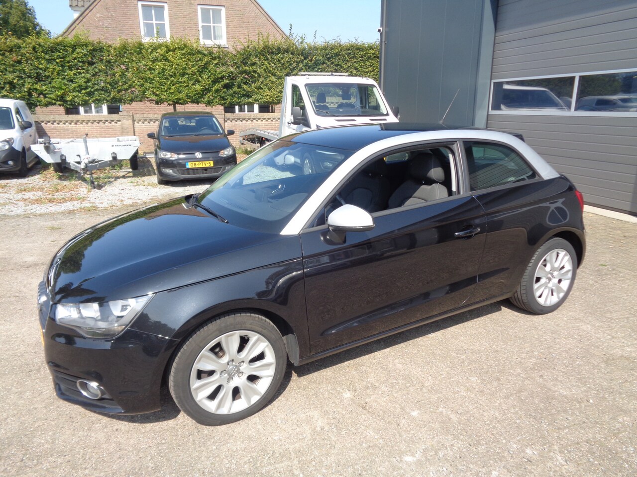 Audi A1 - 1.2 TFSI Attraction Pro Line Business 1.2 TFSI Attraction Pro Line Business Ecc, Navigatie, LM velgen - AutoWereld.nl