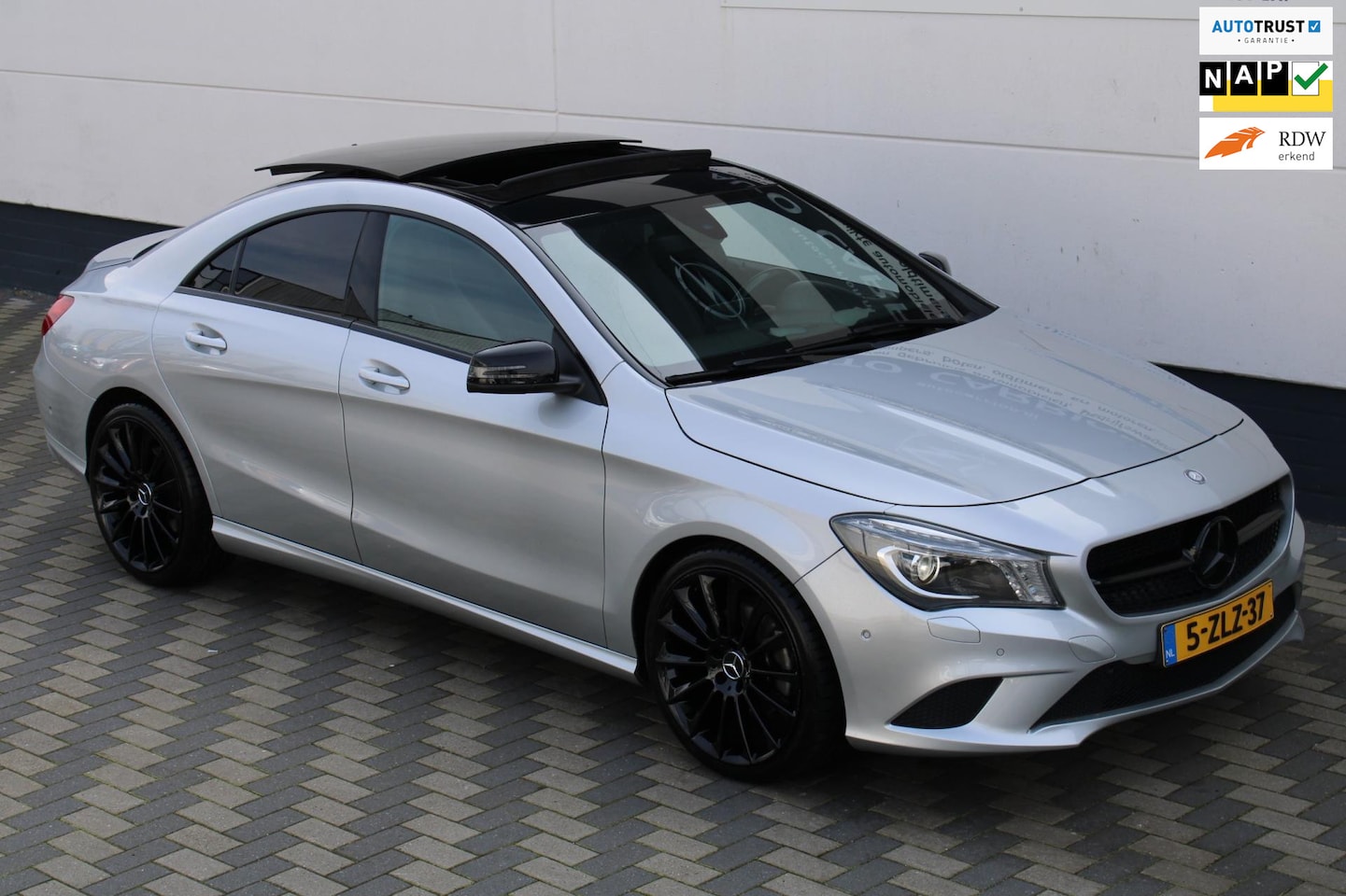 Mercedes-Benz CLA-Klasse - 180 Automaat Pano Navi LED NAP !! - AutoWereld.nl