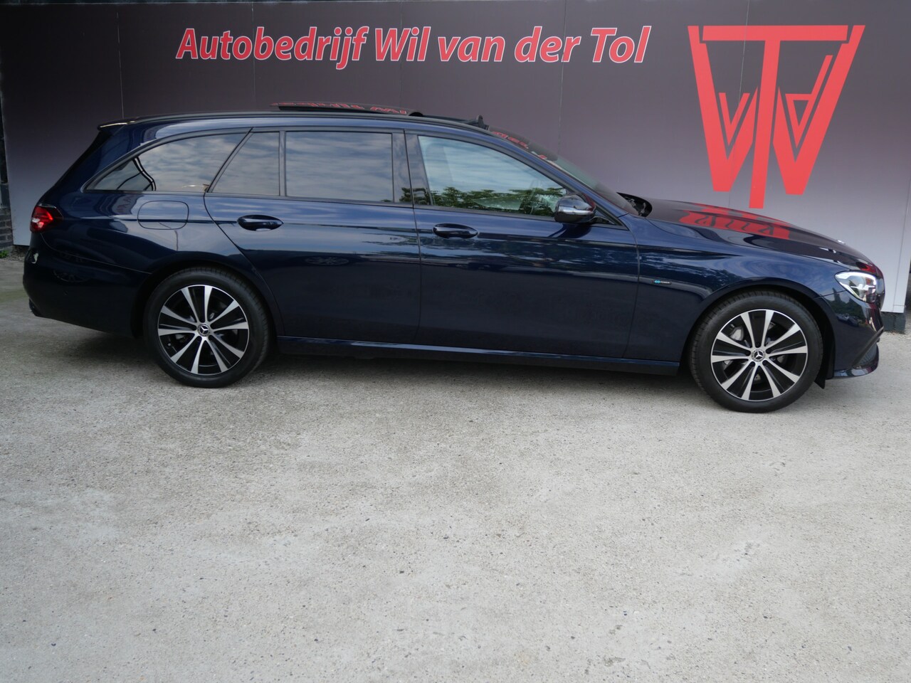 Mercedes-Benz E-klasse Estate - 300e AVANTGARDE | PANORAMA | H.U.D. | BURMESTER | STER-GARANTIE!! - AutoWereld.nl