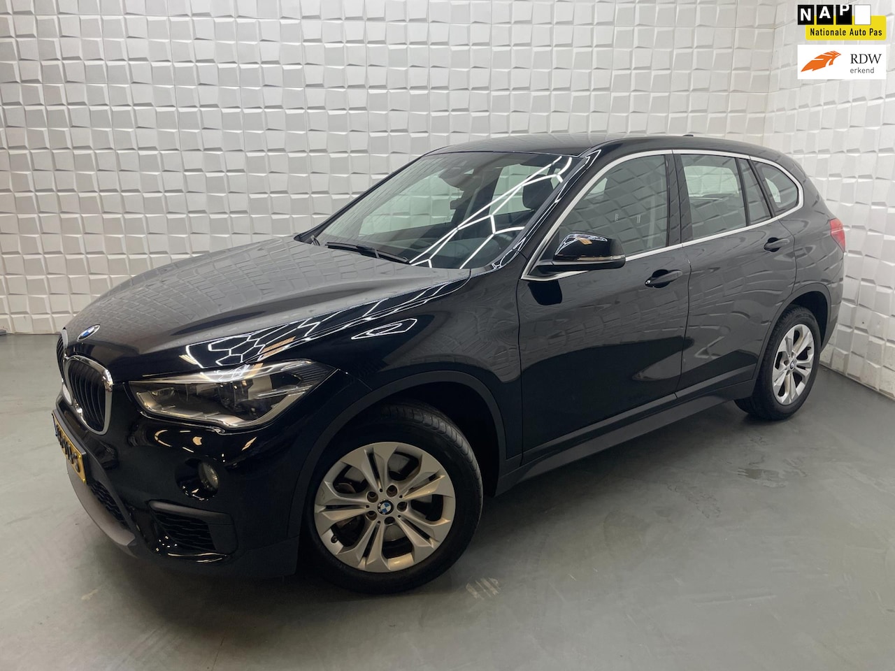 BMW X1 - SDrive20i Centennial Executive 1STE EIGENAAR NAP - AutoWereld.nl