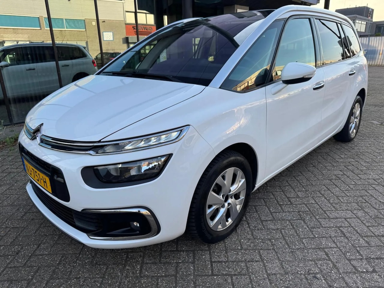 Citroën Grand C4 Picasso - 1.2 PureTech Business / LPG / 7-Pers. / LED - AutoWereld.nl