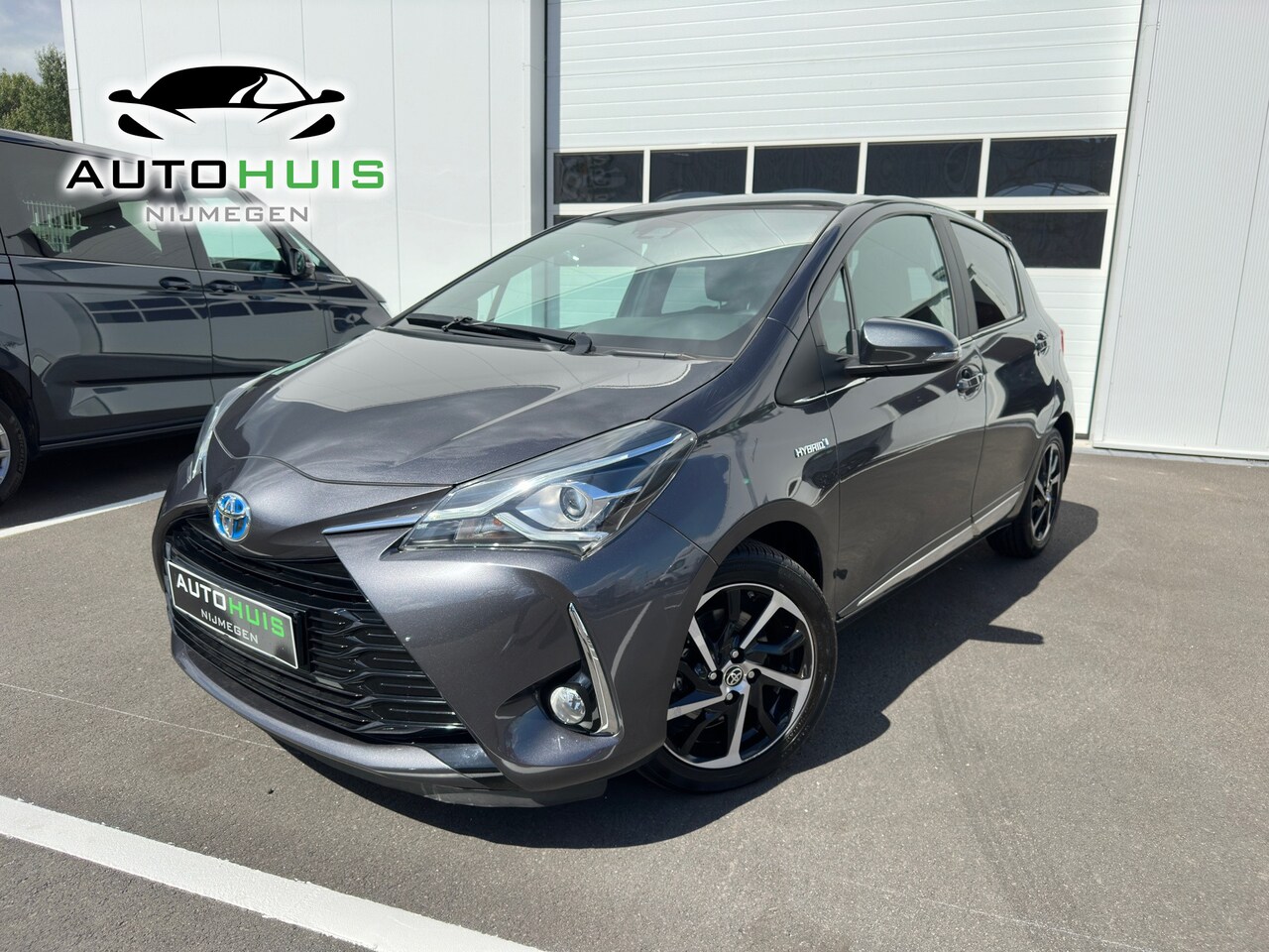 Toyota Yaris - 1.5 Hybrid Executive Panoramadak Achteruitrijcamera Cruise controle 14DKM ! - AutoWereld.nl