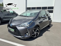 Toyota Yaris - 1.5 Hybrid Executive Panoramadak Achteruitrijcamera Cruise controle 14DKM