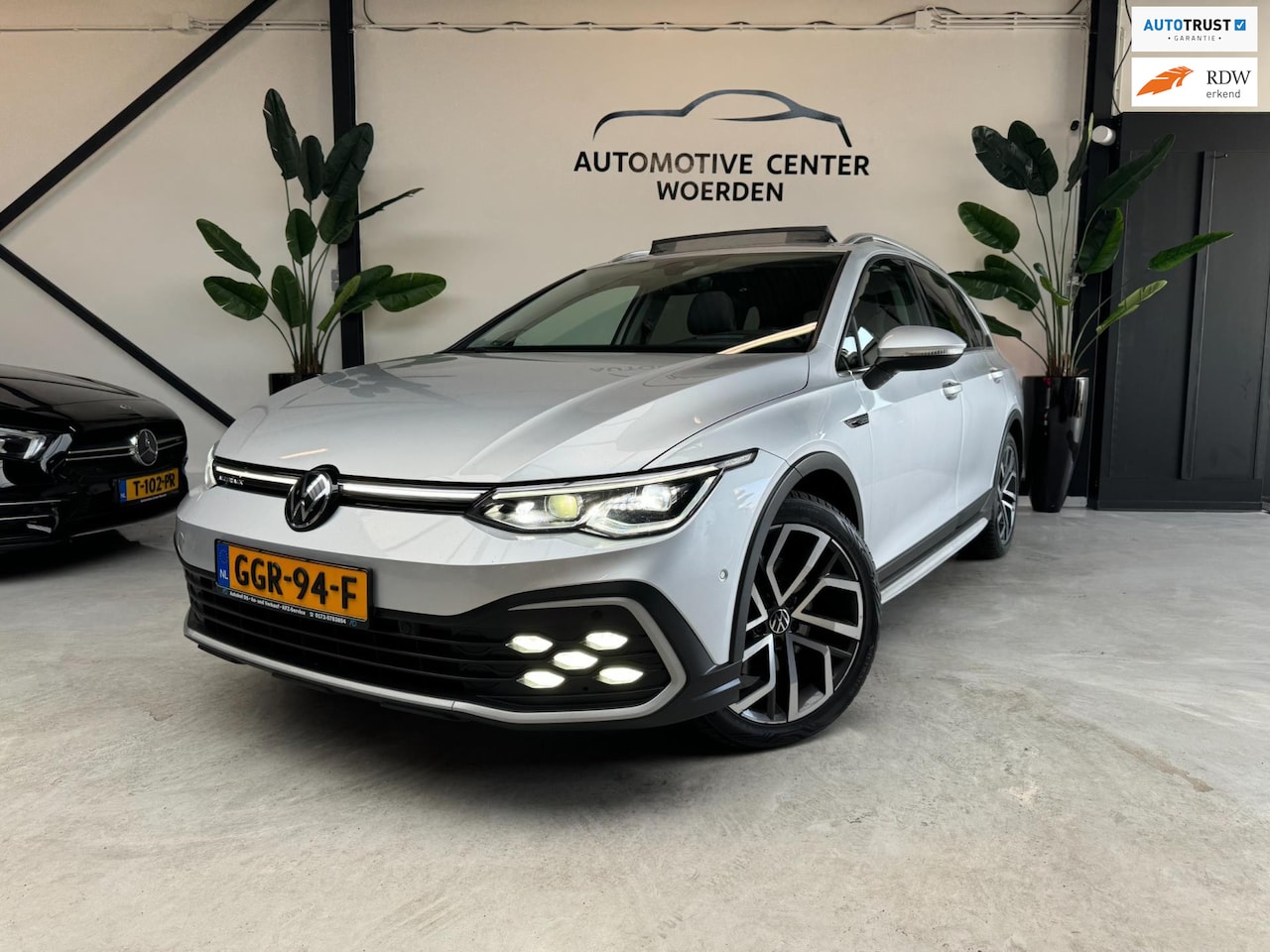 Volkswagen Golf Alltrack - 2.0 TDI 4Motion Alltrack Business PANO - AutoWereld.nl