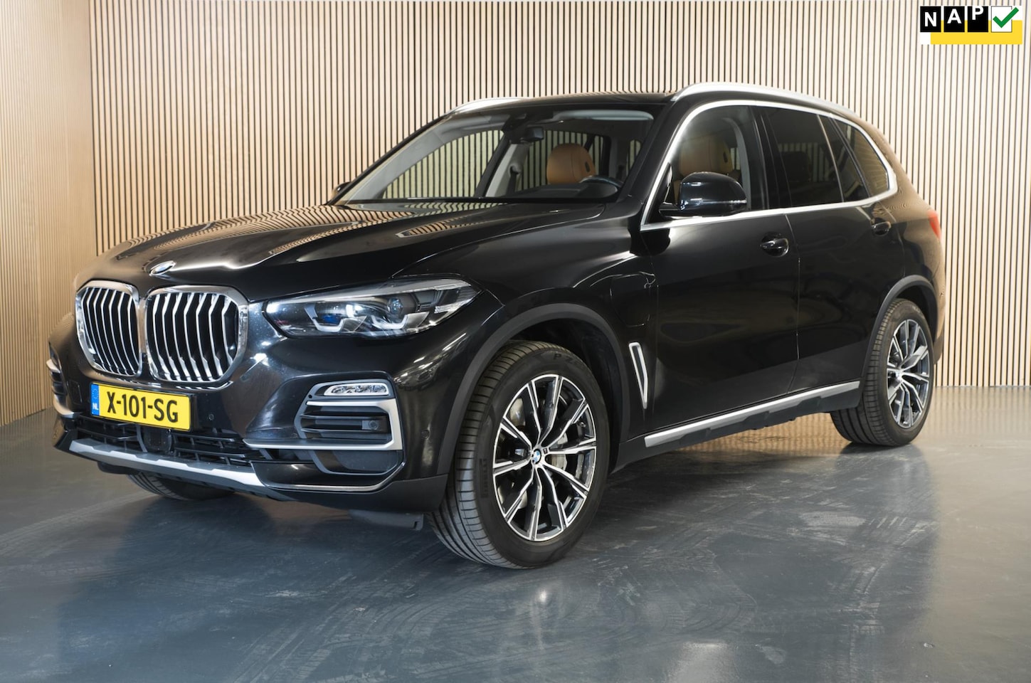 BMW X5 - XDrive45e High Executive BJ 2021 - AutoWereld.nl