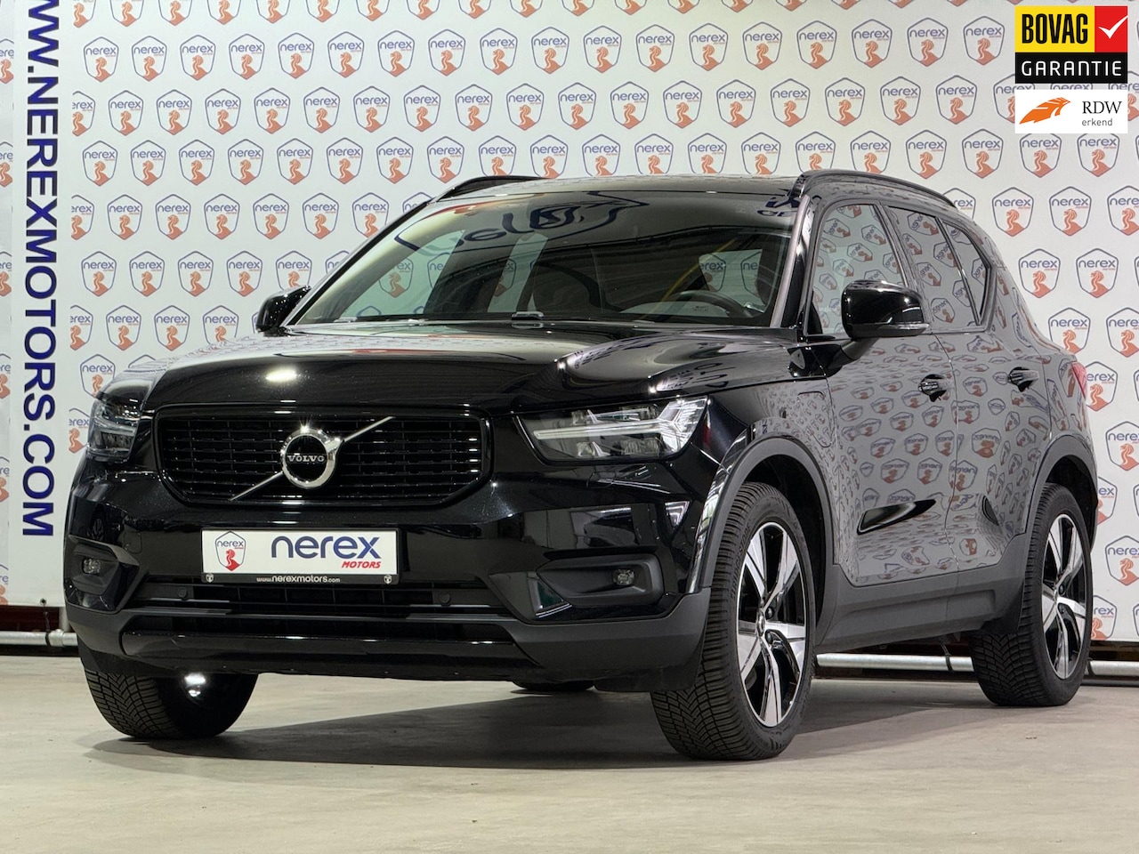 Volvo XC40 - 1.5 T5 Recharge R-Design/PANO/CAMERA/PILOT ASSIST/MEMORY/HARMAN KARDON/DAB - AutoWereld.nl