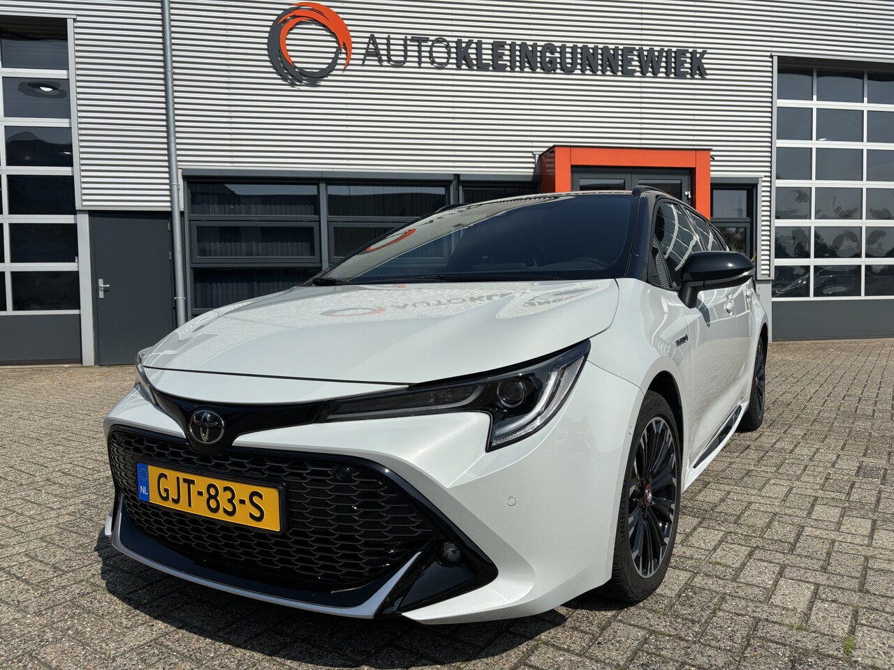 Toyota Corolla Touring Sports - 1.8 Hybrid GR-Sport Apple/Android Carplay / Draadloze telefoon lader / Camera / Led verlic - AutoWereld.nl