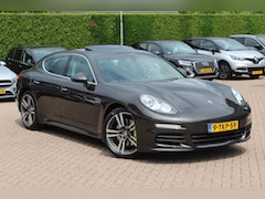 Porsche Panamera - 3.0 S E-Hybrid / Schuifdak / Camera / Luchtvering / Keyless / Softclose / Leder / Stoelver