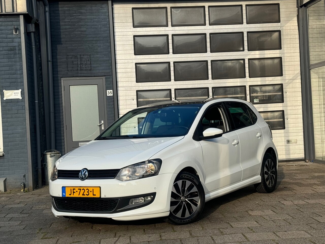 Volkswagen Polo - 1.0 BlueMotion Edition | Clima | Cruise | Navi | Camera | N.A.P - AutoWereld.nl