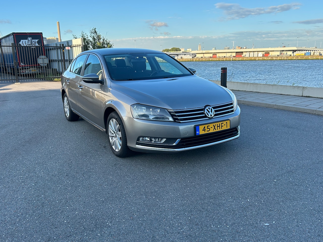 Volkswagen Passat - 1.4 TSI Comfort Executive Line BlueMotion DSG AUT NAVI PDC ECC - AutoWereld.nl