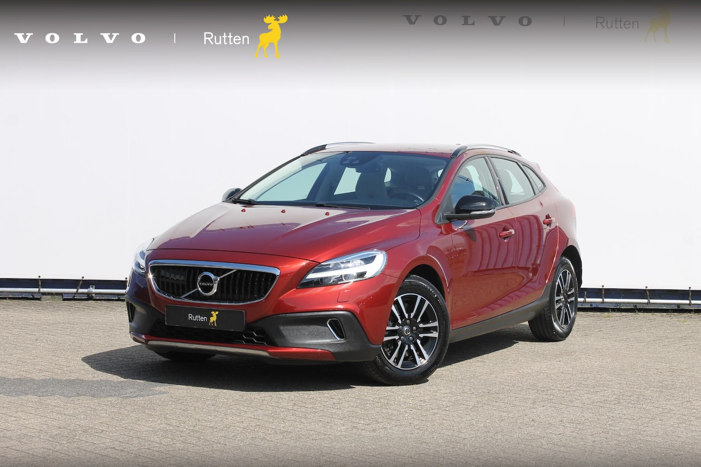 Volvo V40 Cross Country - T3 Nordic+ Standkachel / Adaptieve Cruise Control / Trekhaak / Climate Control / Blis / Di - AutoWereld.nl