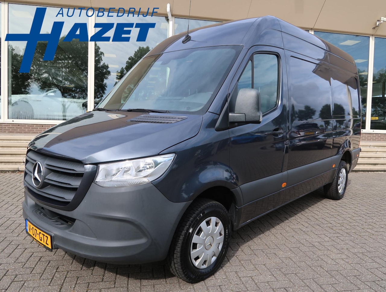 Mercedes-Benz Sprinter - 316 2.2 CDI 163 PK AUT7 L2H2 + 3500 KG TREKHAAK / ADAPTIVE CRUISE / BREEDBEELD MBUX - AutoWereld.nl