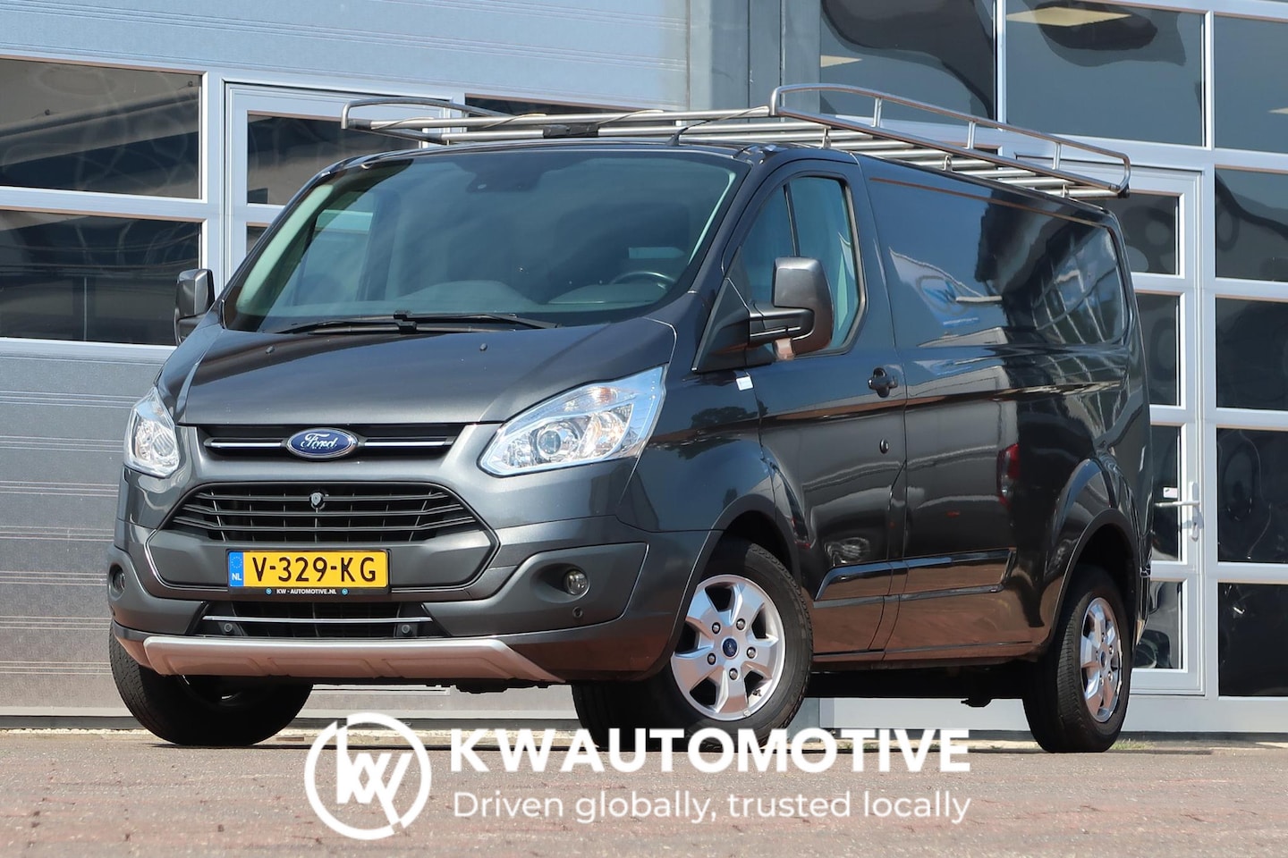 Ford Transit Custom - 290 2.0 TDCI L2H1 Limited AUT/ CAMERA/ DEFA/ IMPERIAAL/ NAVI/ CRUISE/ AIRCO/ TREKHAAK - AutoWereld.nl