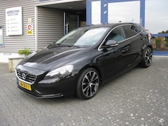 Volvo V40 - 1.6 T3 150PK Momentum