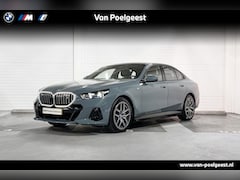 BMW i5 - Sedan eDrive40 84 kWh | M Sportpakket | Panoramadak | Driving Assistant Professional | Com