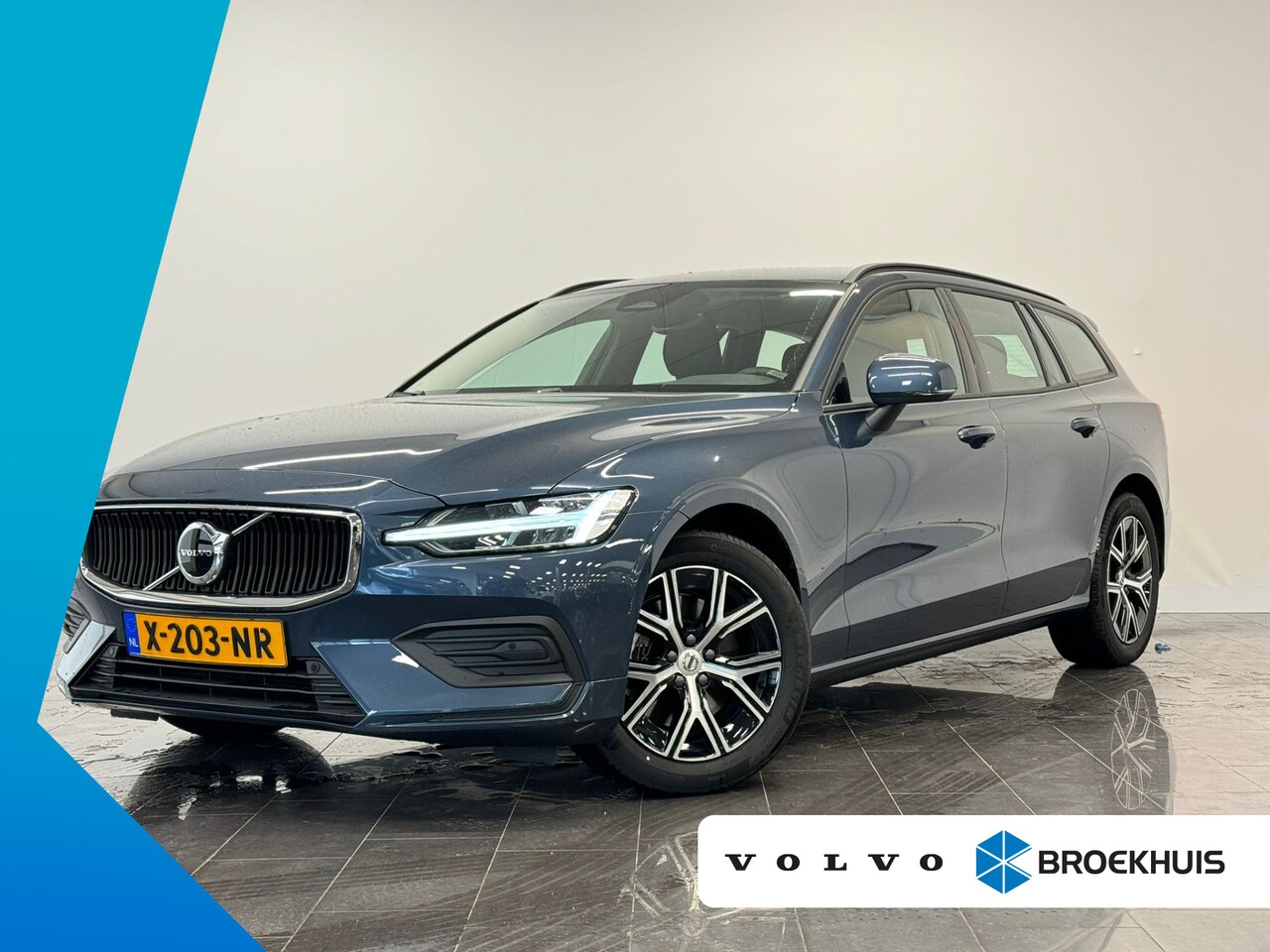 Volvo V60 - B3 Essential Edition | Climate Pack | IntelliSafe Pack | Park Assist Pack | - AutoWereld.nl