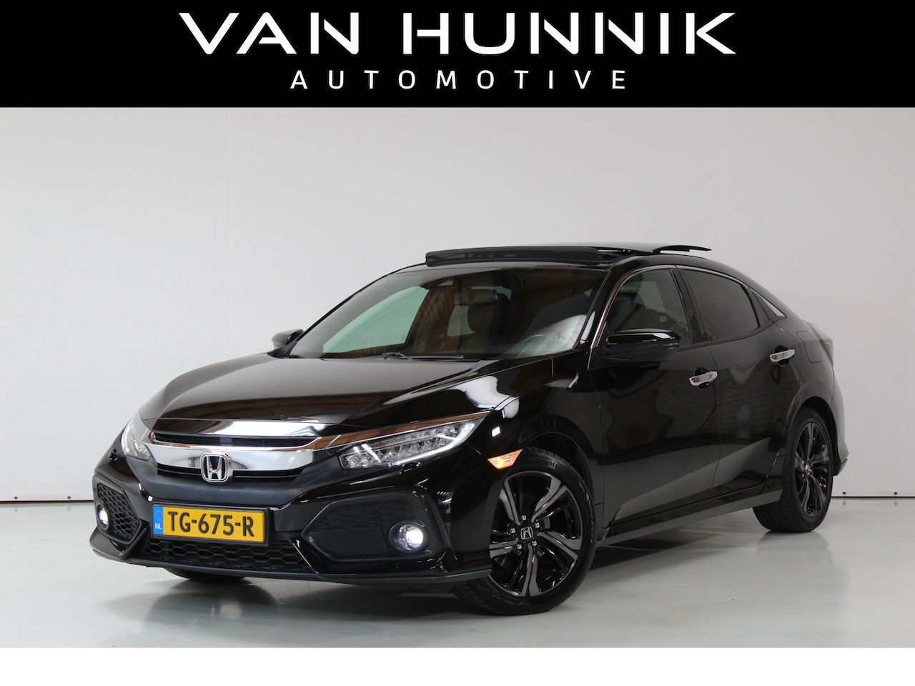 Honda Civic - 1.5 i-VTEC Prestige Pano | Cam | Keyless | Dealer Oh - AutoWereld.nl