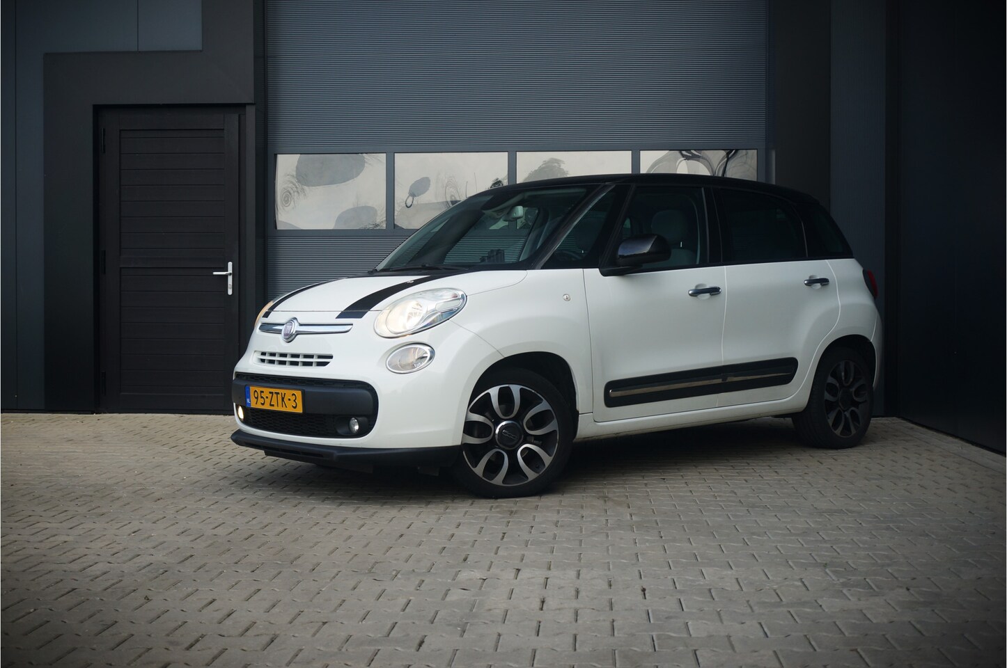 Fiat 500 L - 0.9 TwinAir Easy | Panoramadak | Cruise Control | Climate Control | Bluetooth | TomTom Nav - AutoWereld.nl