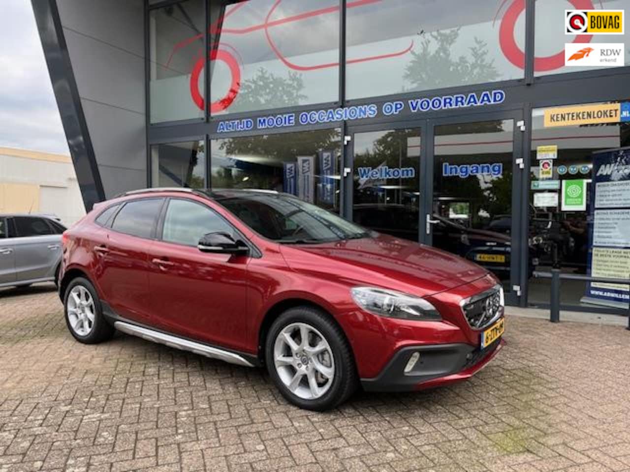 Volvo V40 Cross Country - Automaat , zeer compleet !!!!!! - AutoWereld.nl