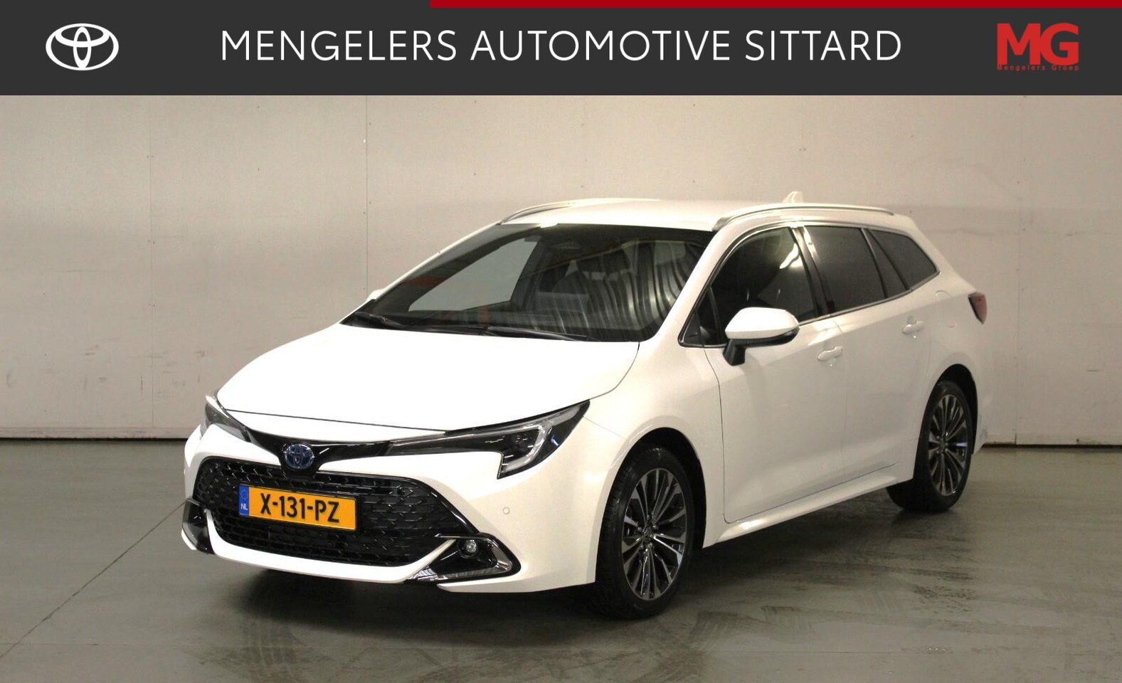 Toyota Corolla Touring Sports - 1.8 Hybrid First Edition All Seasonbanden - AutoWereld.nl