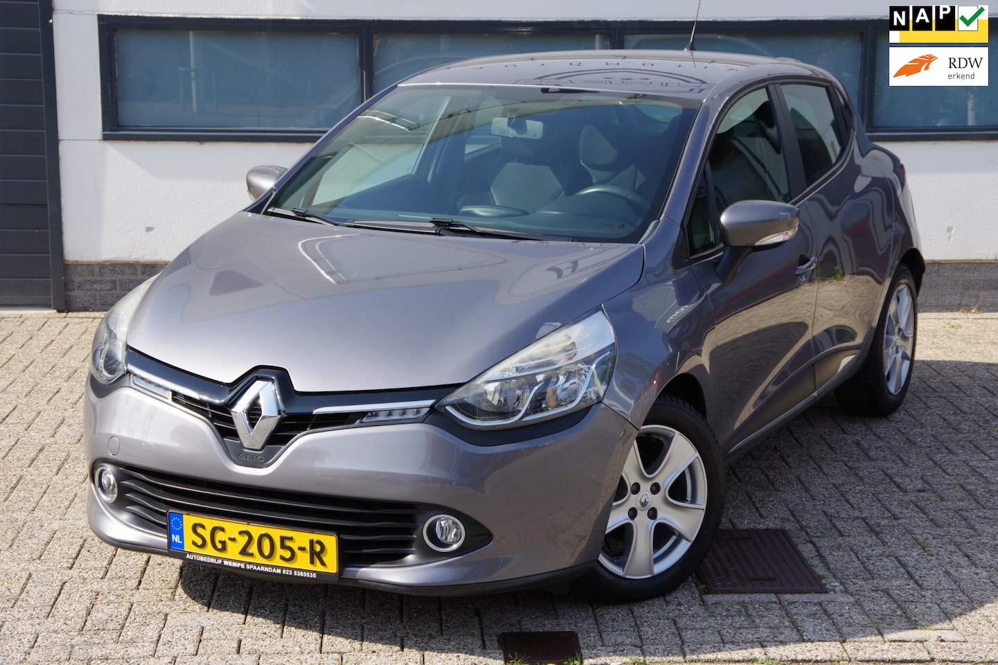 Renault Clio - 1.2 Expression 1.2 Expression - AutoWereld.nl