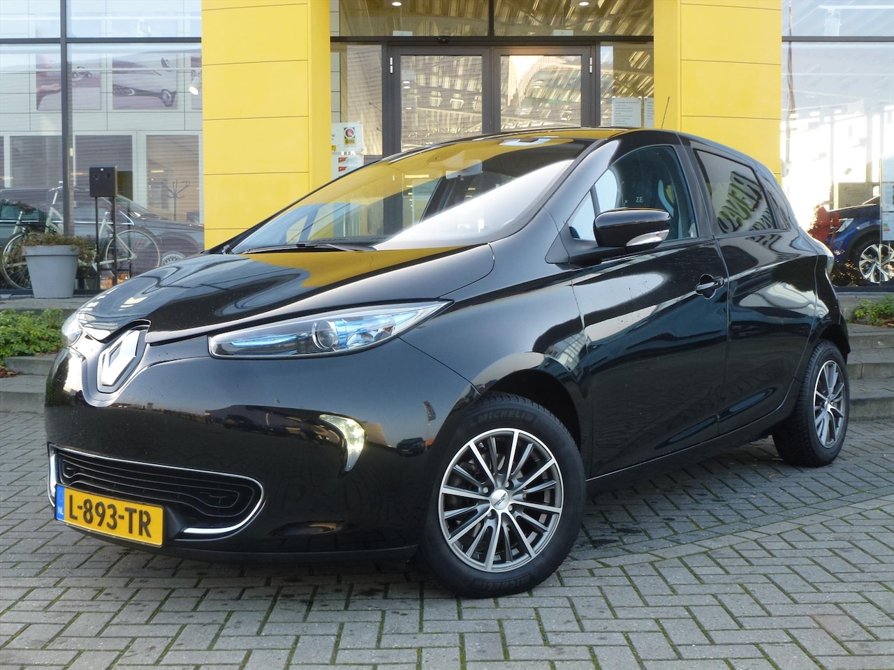 Renault Zoe - Intens / R-Link Navigatie / Camera / Batterijkoop - AutoWereld.nl