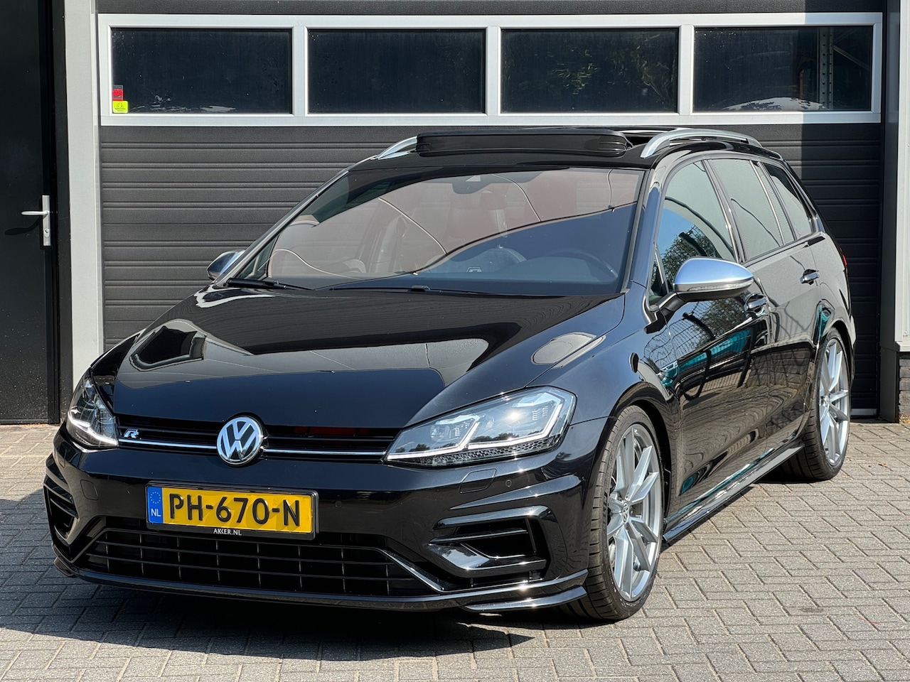 Volkswagen Golf Variant - 2.0 TSI 4Motion R ABT Dealer Onderhouden Pano, Xenon/Led, Adaptive Cruise, VOL, NAP - AutoWereld.nl