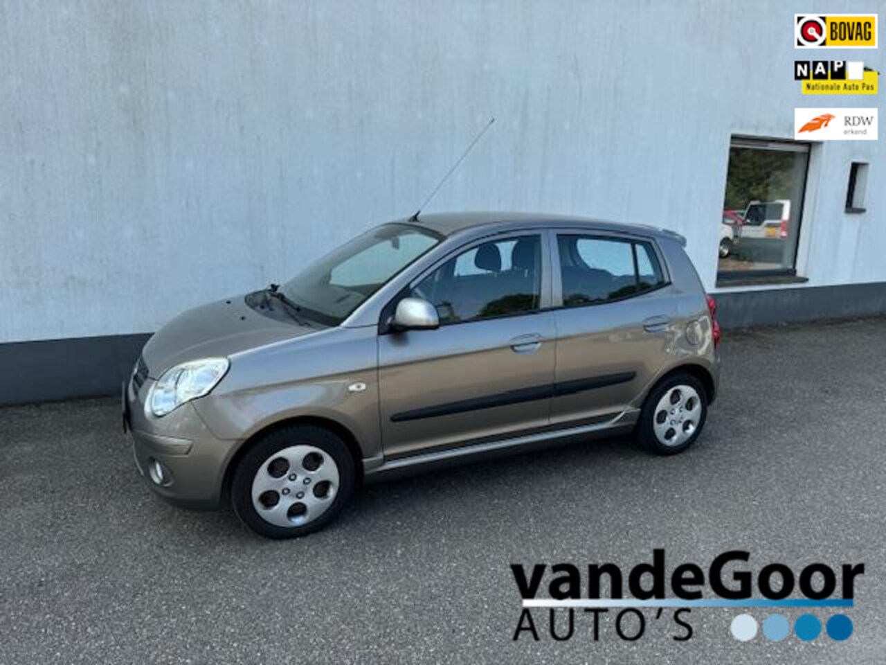 Kia Picanto - 1.0 Seven 1.0 Seven, '10, 5-drs, airco, trekhaak, 135000 km, nwe. apk en distributie ! - AutoWereld.nl