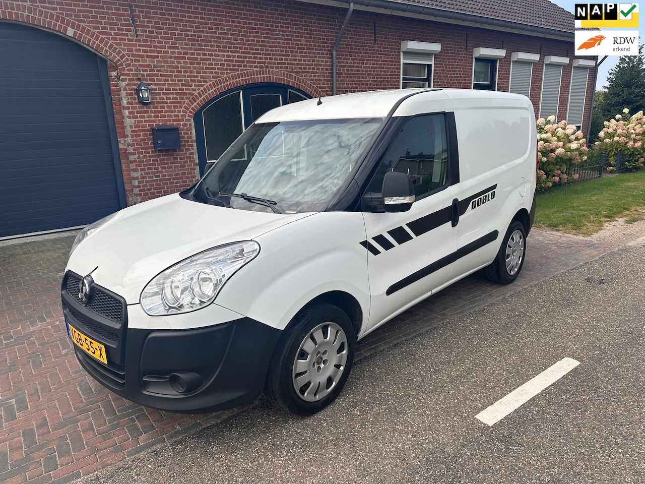 Fiat Doblò Cargo - 1.4 Benzine, Airco, APK 29-08-2025 - AutoWereld.nl