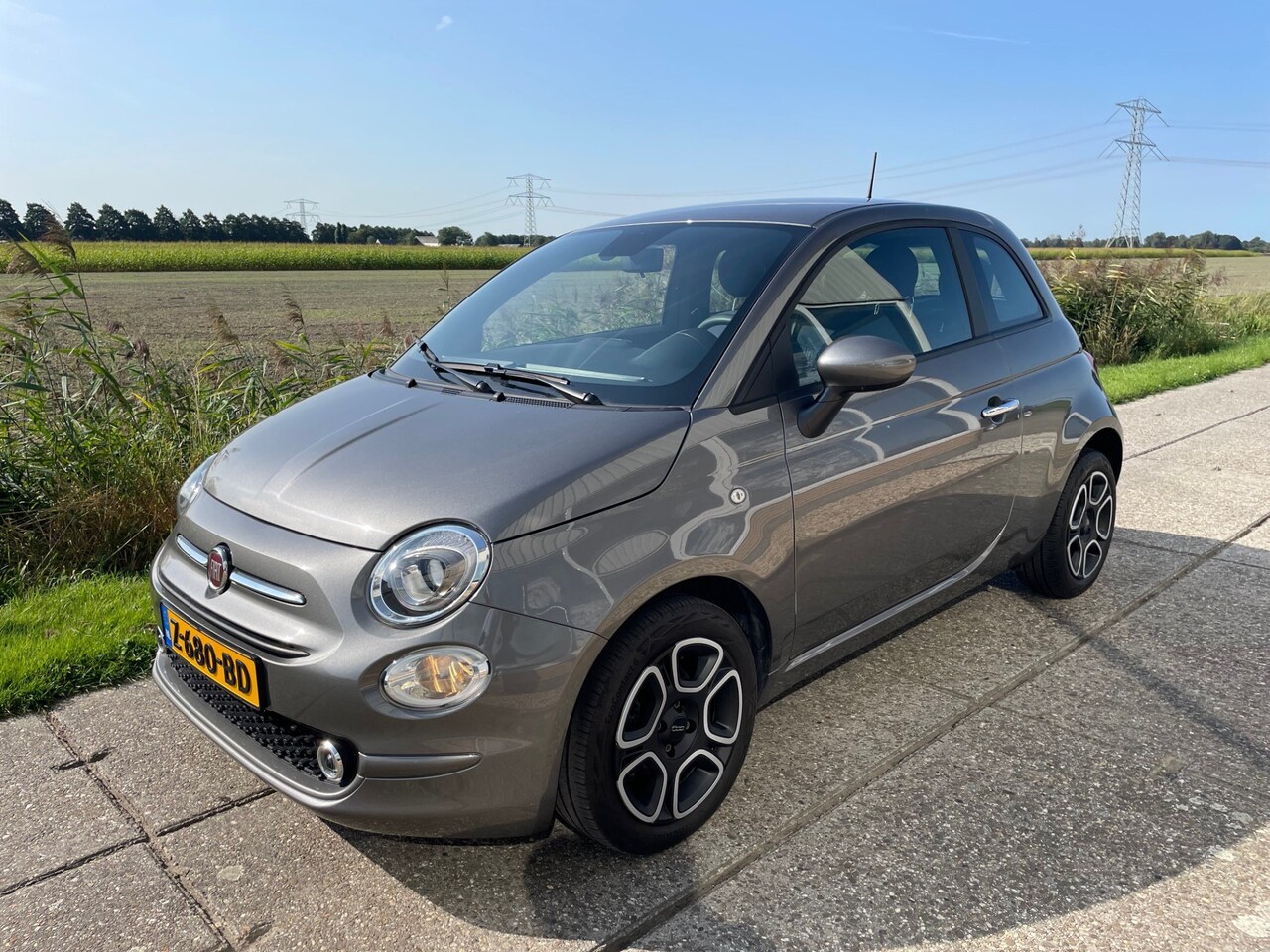 Fiat 500 - 1.0 Hybrid Club 1.0 Hybrid Club, Apple carplay, clima, parkeersensoren - AutoWereld.nl