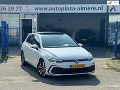 Volkswagen Golf - 1.5 TSI R-Line Pano Carplay Sfeerverlichting Head-up IQ Stoelverwarming Navi Pdc