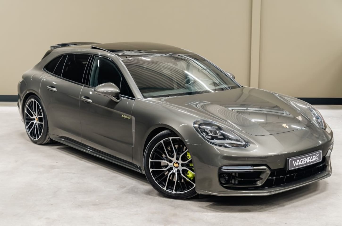 Porsche Panamera Sport Turismo - 4 E-HYBRID ACHTERAS*SPDESGN*VOLL - AutoWereld.nl