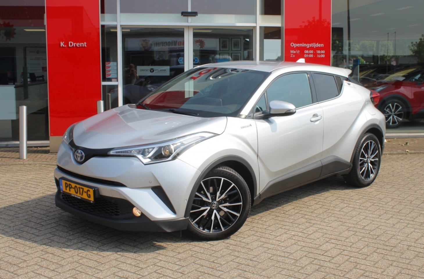 Toyota C-HR - 1.8 Hybrid Executive | Navi | Parkeersensoren | Leder/Stoffen be - AutoWereld.nl