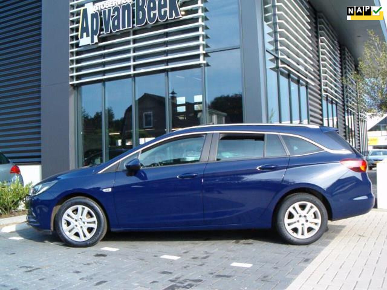 Opel Astra Sports Tourer - 1.0 Business+ + Camera - AutoWereld.nl