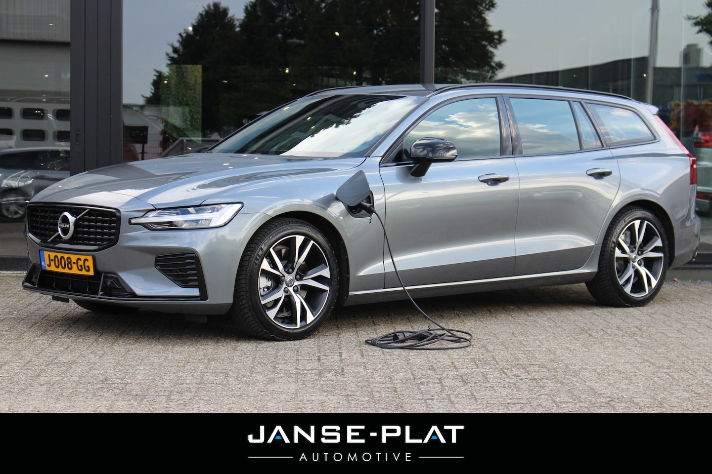 Volvo V60 - 2.0 T6 Recharge AWD R-Design | Pilot Ass. | Memory | - AutoWereld.nl