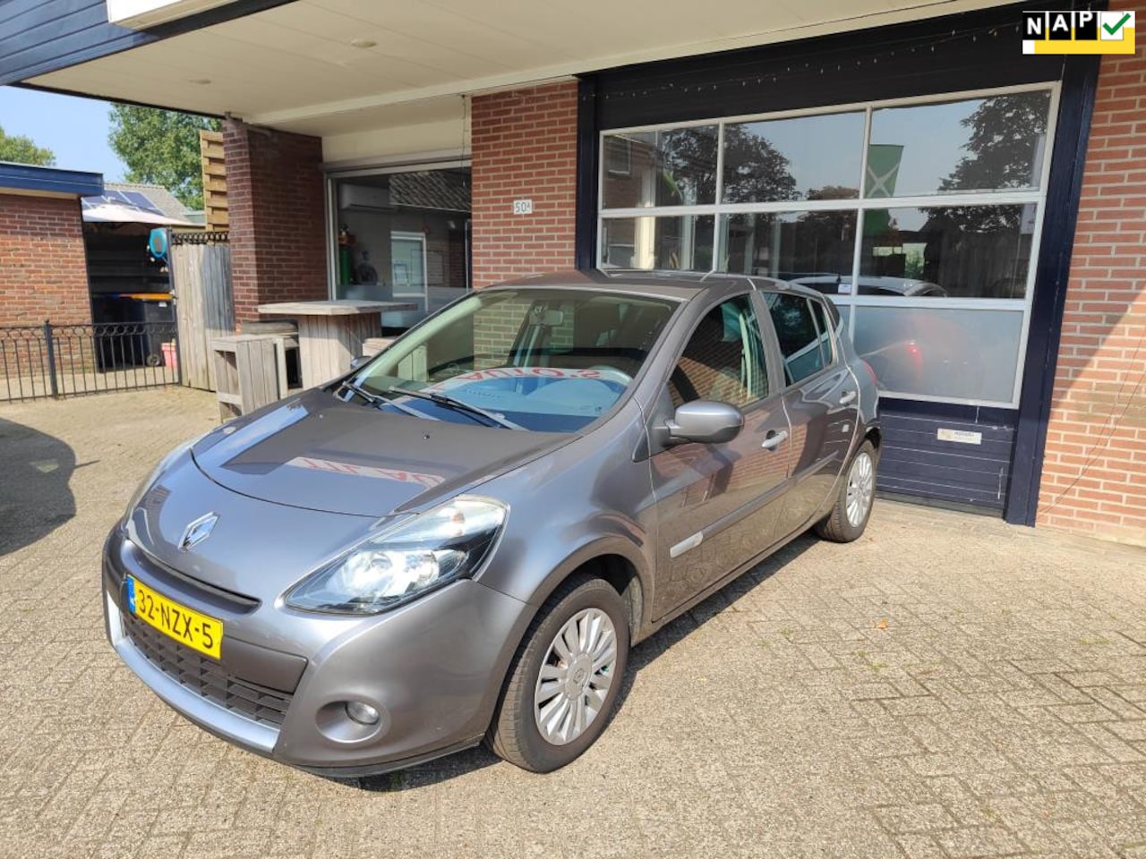 Renault Clio - 1.2 Collection 1.2 Collection, LPG G3, Trekhaak, Airco, Cruise, NAP - AutoWereld.nl