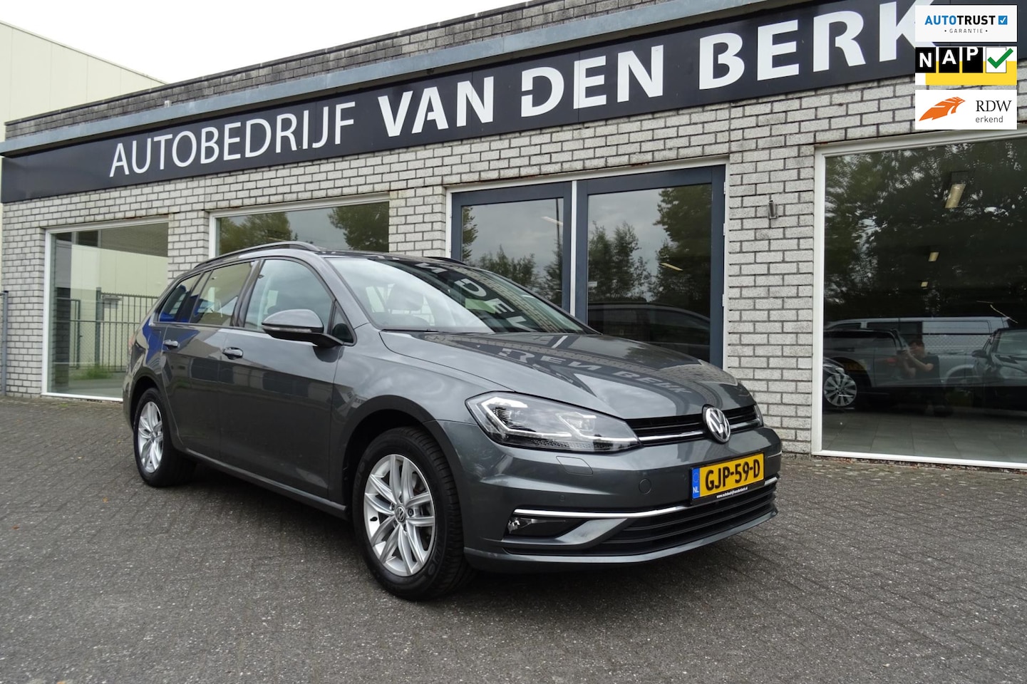 Volkswagen Golf - 1.0 TSI Comfortline Business 1.0 TSI Comfortline Business - AutoWereld.nl