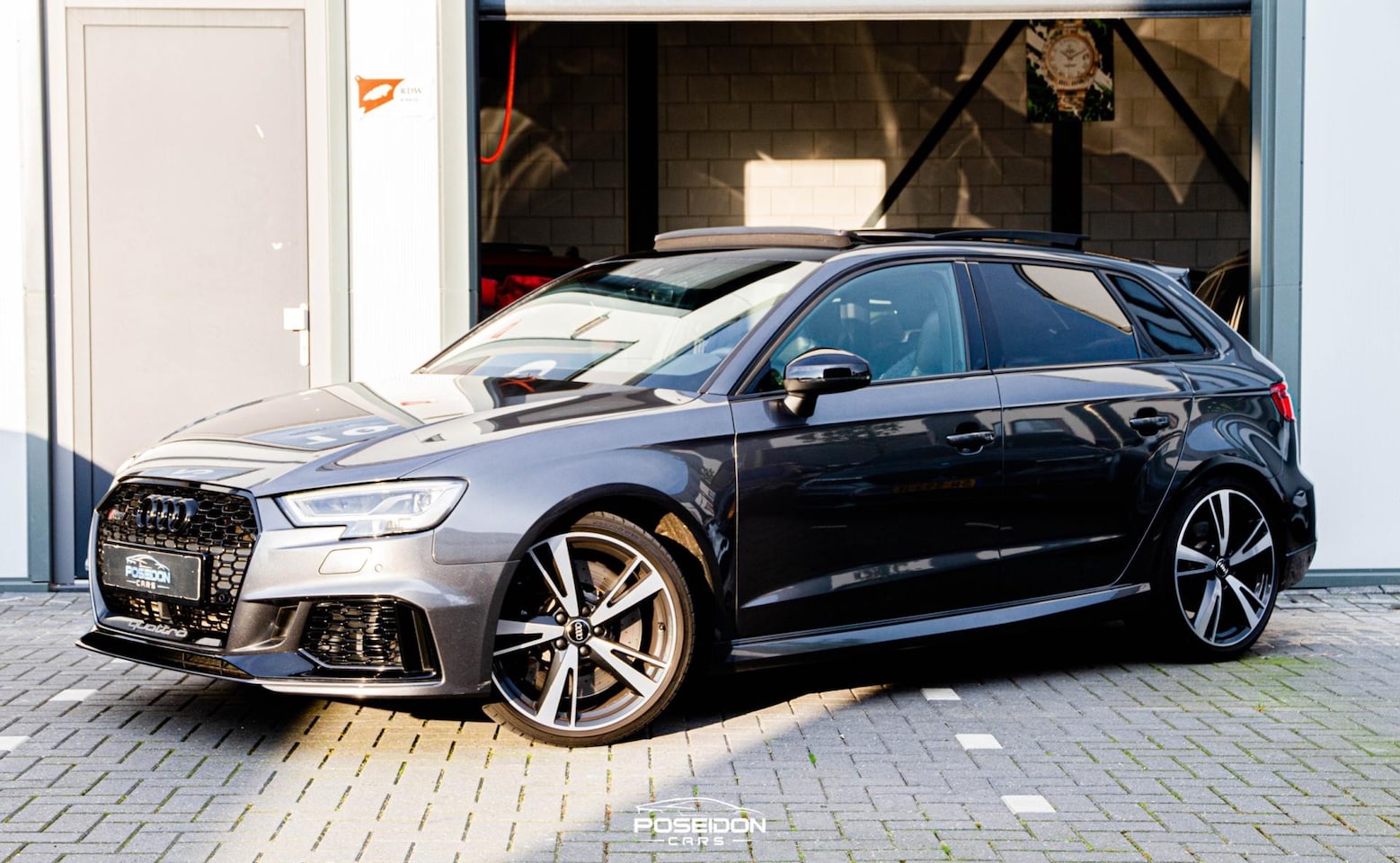 Audi RS3 - Sportback 2.5 TFSI Quattro | PANO | LEDER | ACC | FABRIEKSGARANTIE | KLASSE 5 | BOMVOLL!! - AutoWereld.nl