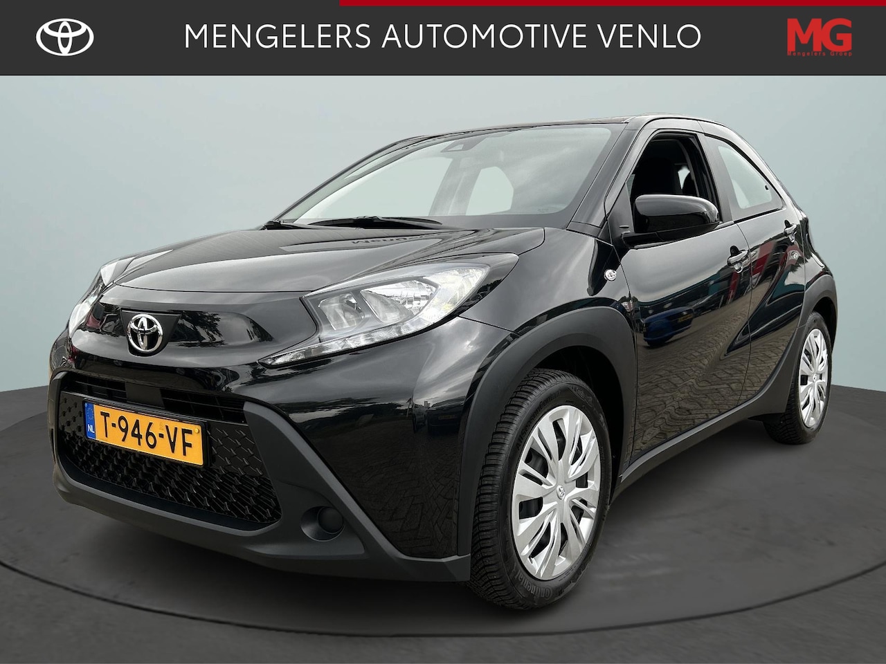 Toyota Aygo X - 1.0 VVT-i MT play Airco / Cruise Control Adaptief / Camera Achter / Navi via App - AutoWereld.nl