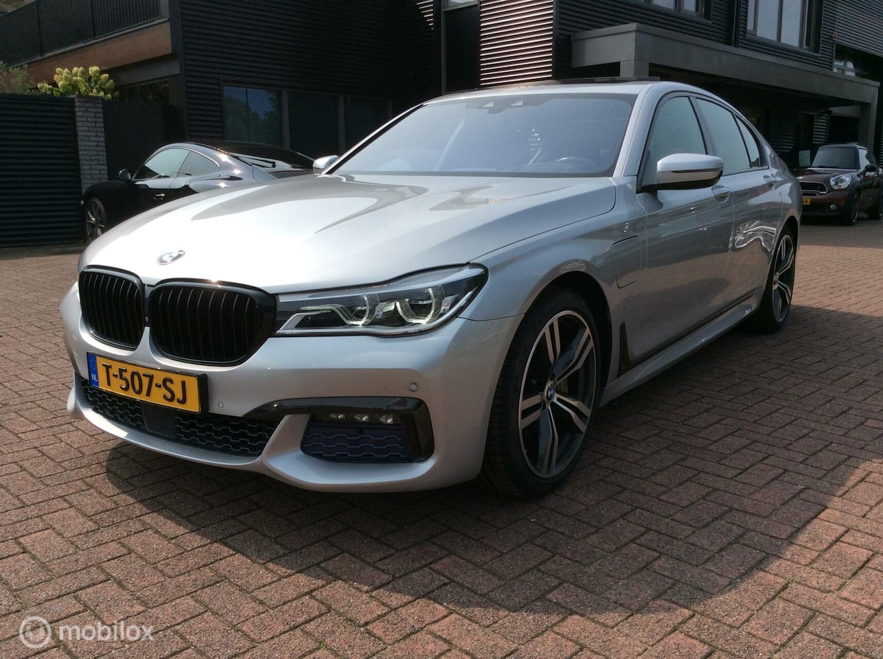 BMW 7-serie - 740e iPerformance High Executive M-Pakket schuifd - AutoWereld.nl