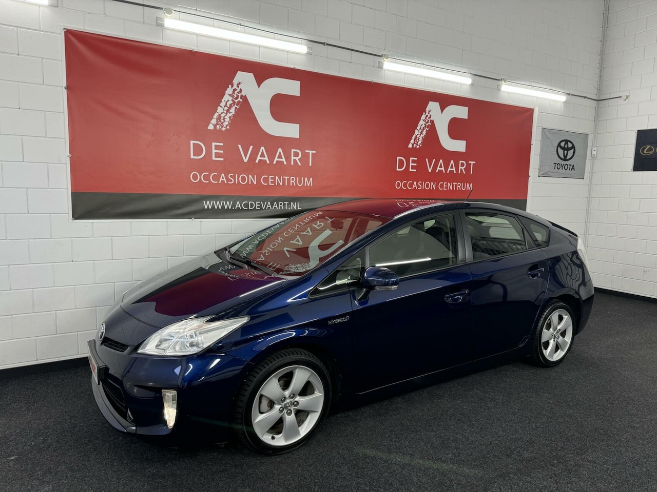 Toyota Prius - 1.8 Business - NAVI/CAMERA/LEER/NAP - AutoWereld.nl