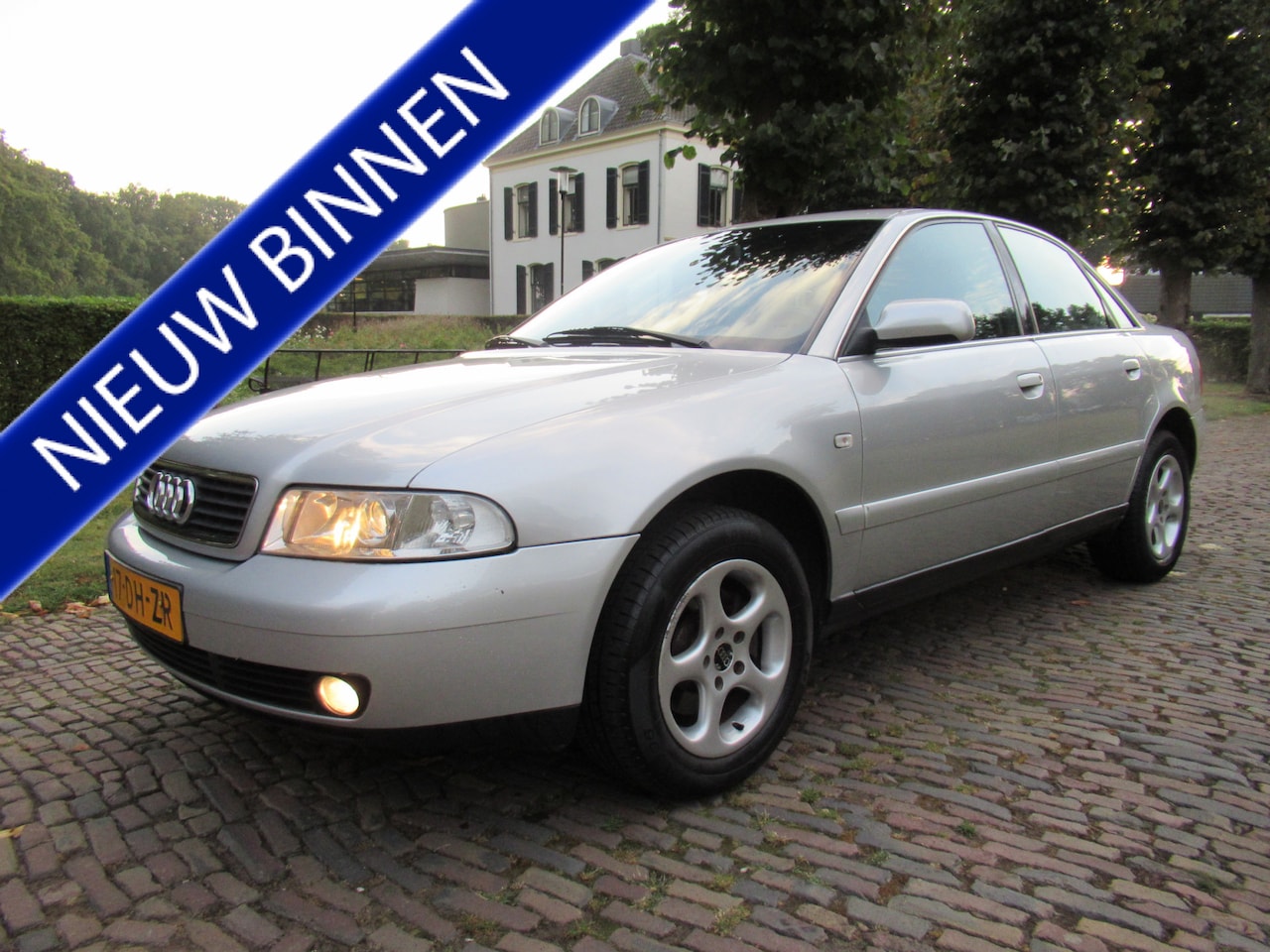 Audi A4 Limousine - 1.6 Advance Ecc Xenon Stuurbekrachtiging Lm Velgen Youngtimer - AutoWereld.nl