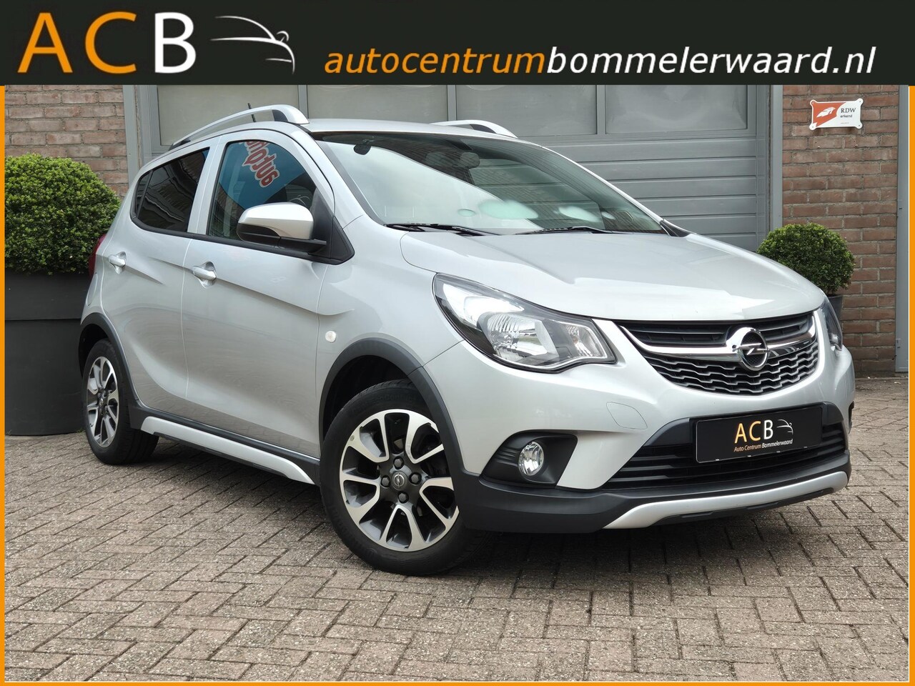 Opel Karl - 1.0 Rocks, Apple Carplay, Dakrails, Navigatie. - AutoWereld.nl