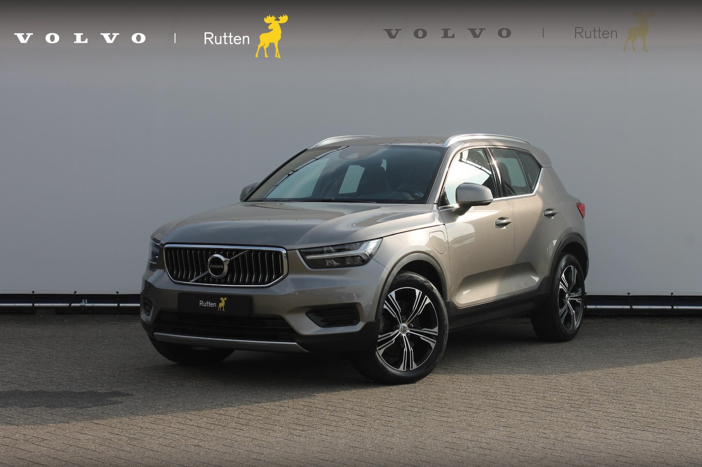 Volvo XC40 - T5 262PK Automaat Recharge Bright Navigatie / lederen bekleding / Climate Control / Cruise - AutoWereld.nl