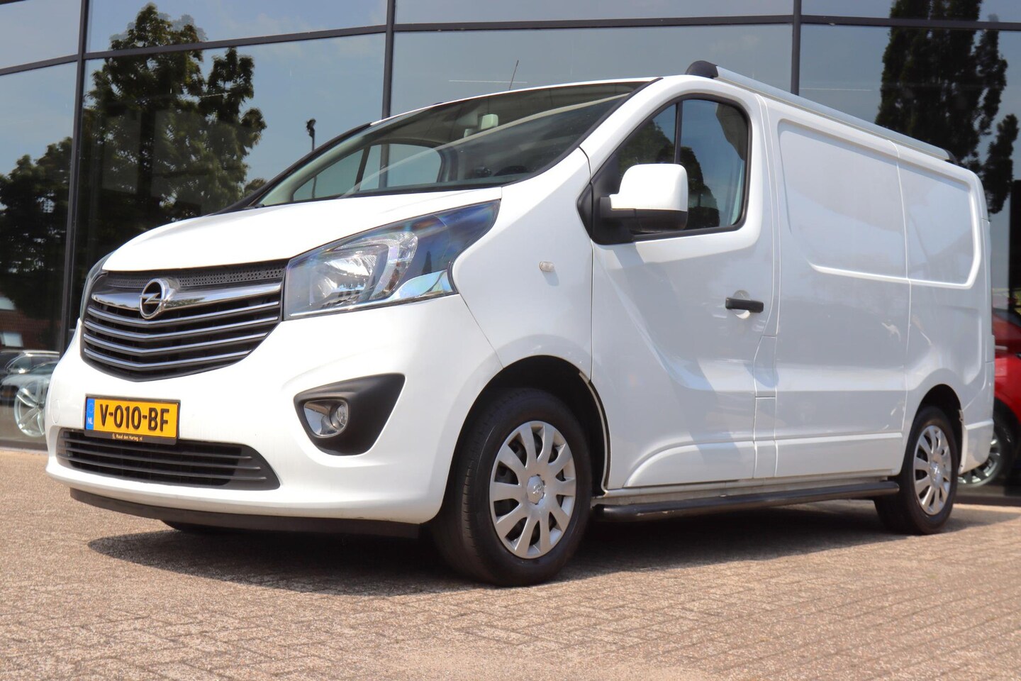 Opel Vivaro - 1.6 CDTI 145 PK | NAVI | KEY-LESS | CRUISE | CAMERA | DAB+ - AutoWereld.nl